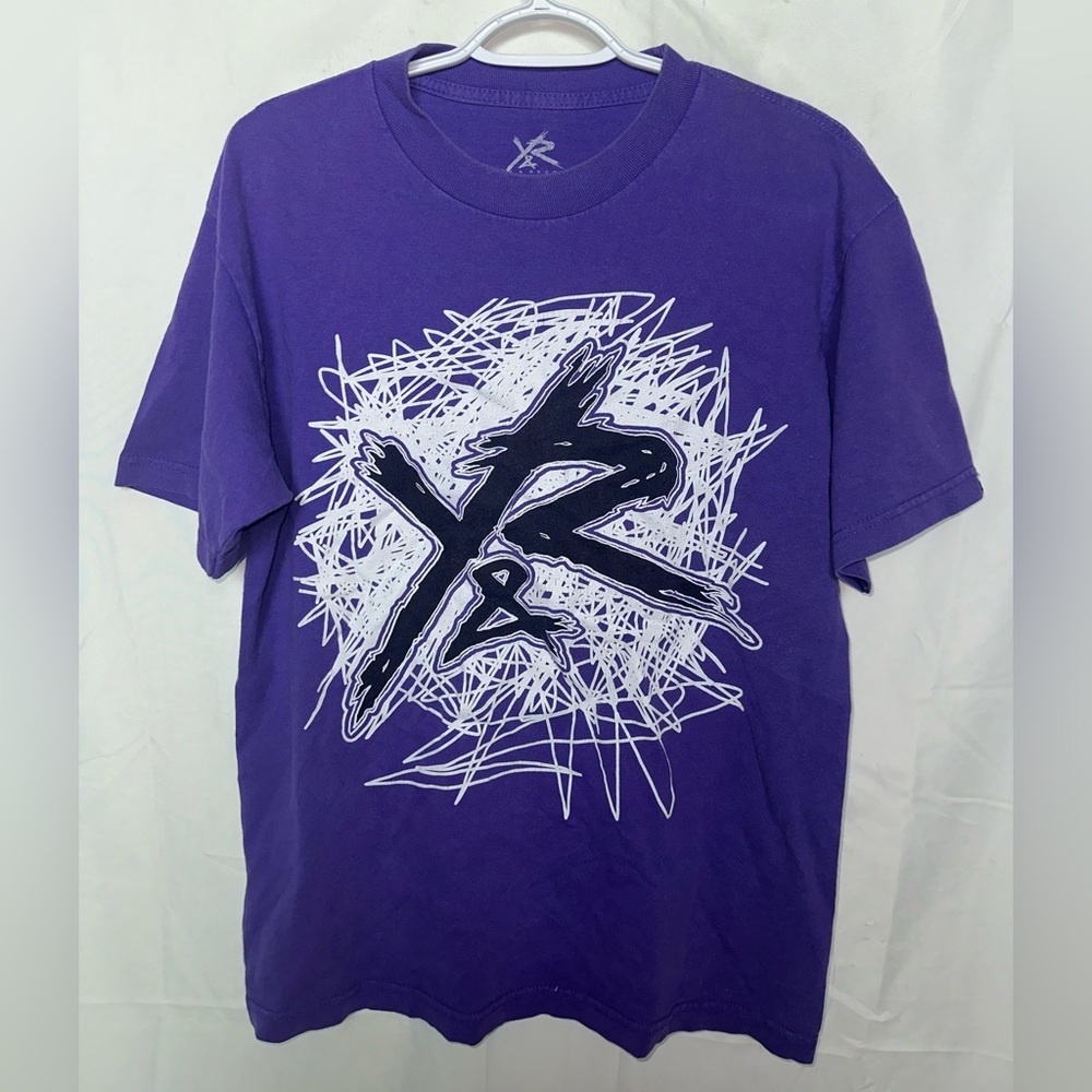 Young and reckless tee Size M